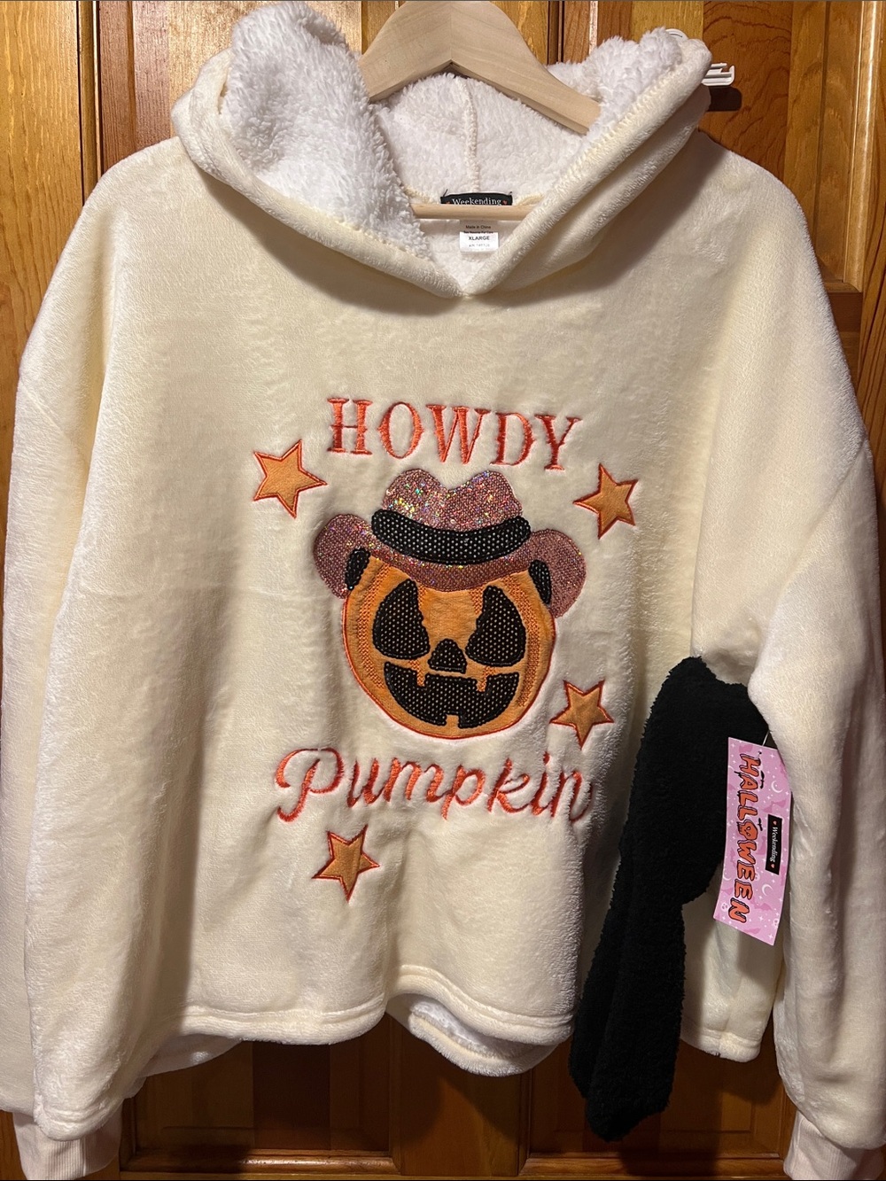 Women’s Cream "Howdy Pumpkin" Hooded Pullover top with socks pictured XL